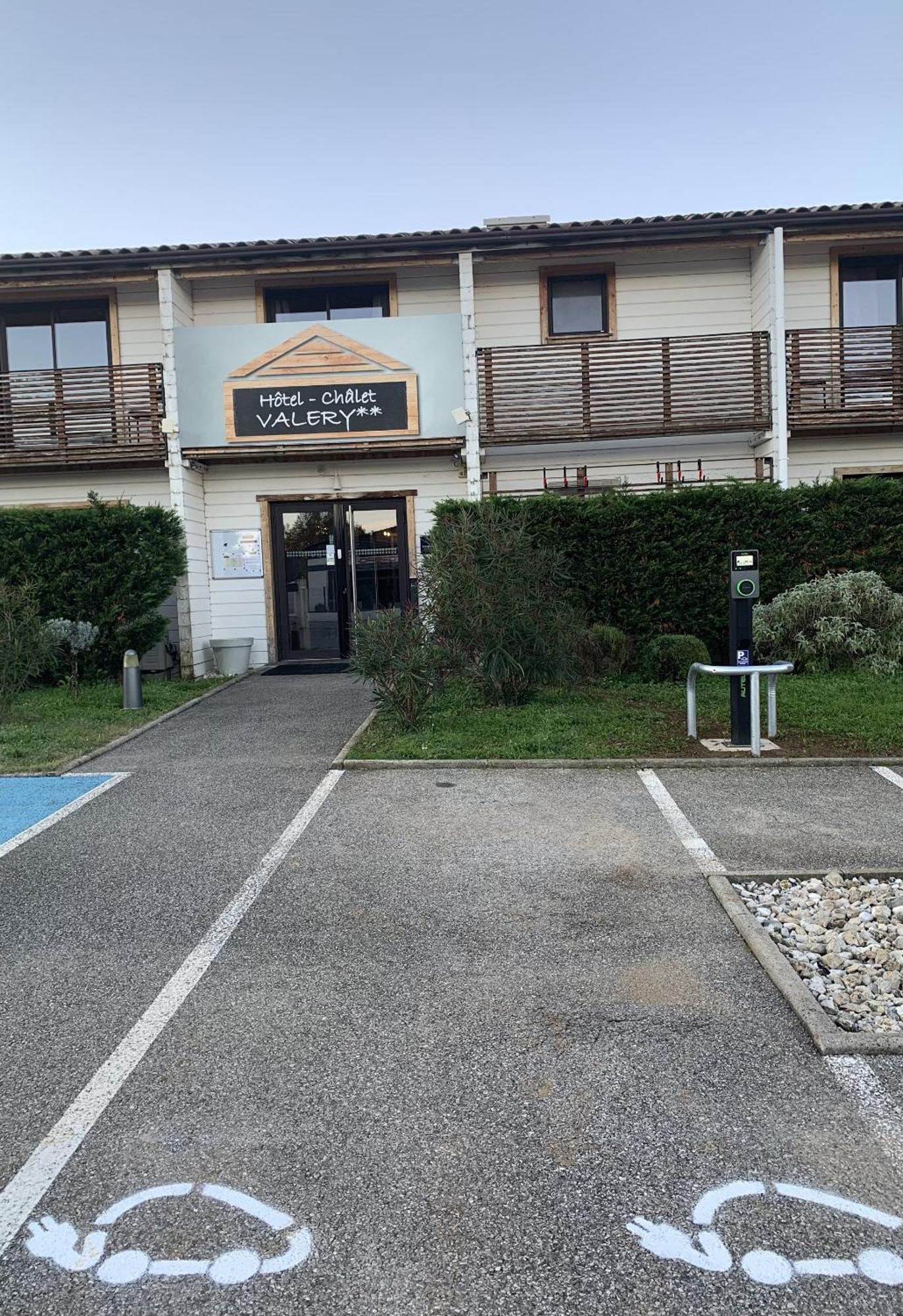Valery Hotel 2*